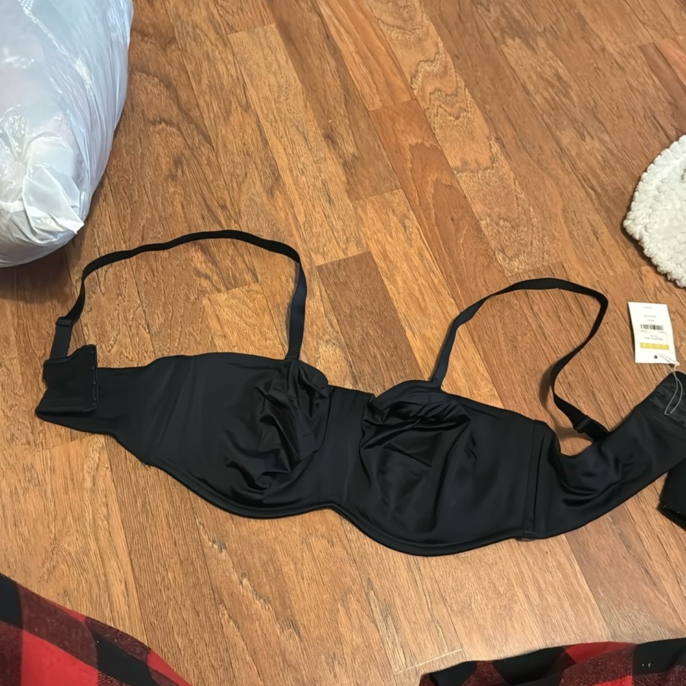 Delimira brand new bra!!! With tags you can make it strapless!!